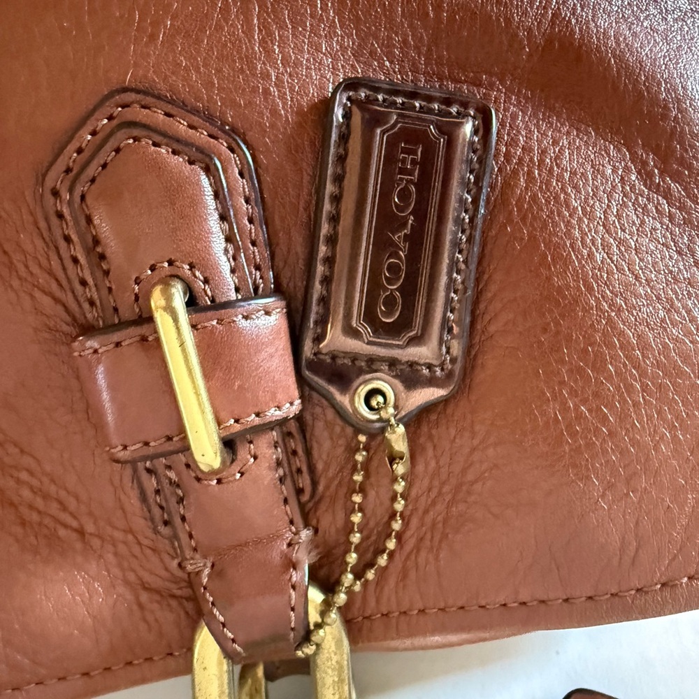 Coach Vintage Brown Leather Satchel with Gold-Tone Hardware - Picture 4 of 11